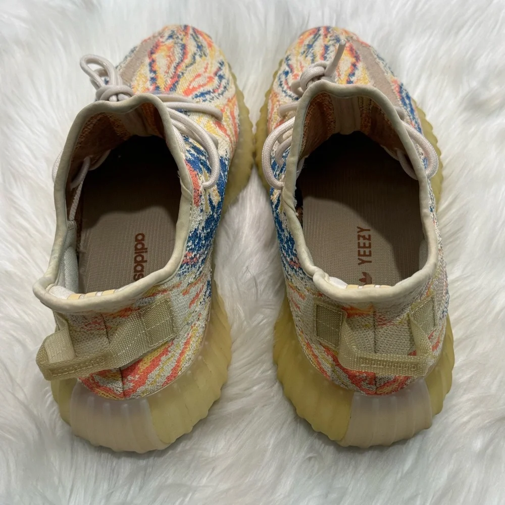 Adidas Yeezy Boost 350 V2 in Mx/Oat Size 7.5